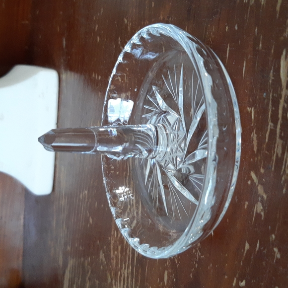 Pinwheel Crystal Ring Holder - Picture 2 of 2